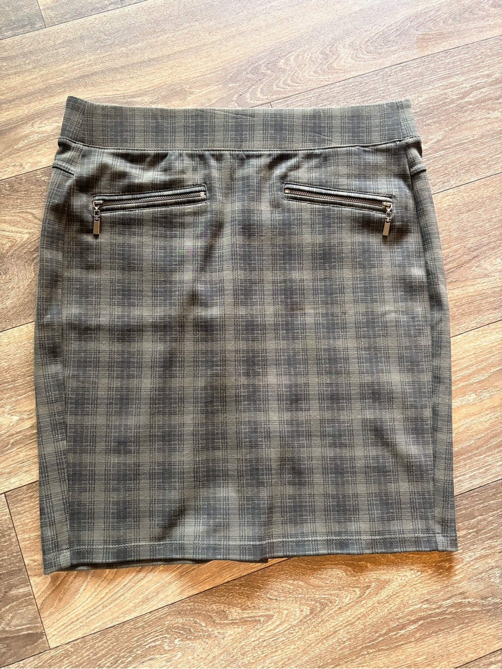 Plaid Pencil Skirt in green Olive and black with Zip Pocket Detail size 6